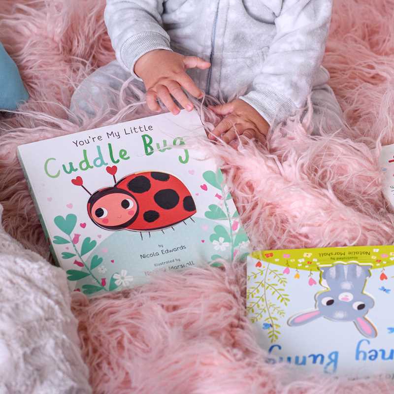 Simon & Schuster - You're My Little Cuddle Bug by Nicola Edwards: Board Books; 18 pages / English