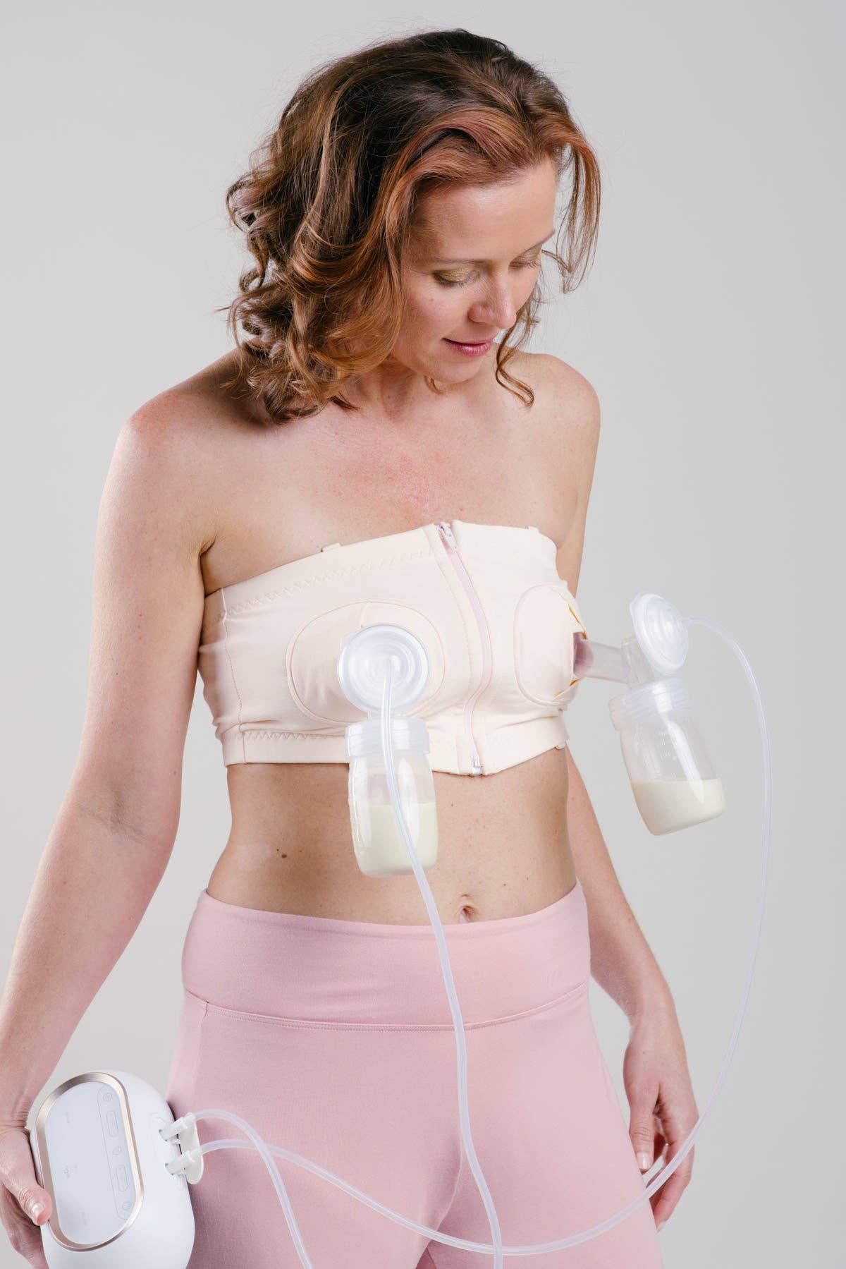 Simple Wishes - Adjustable Hands Free Pumping Bra: Black with 1" Center Panel